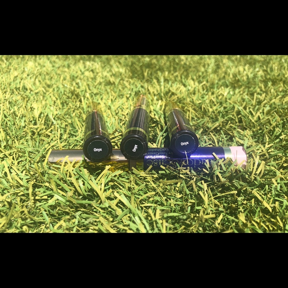ShadowSense (5 Tubes) - Picture 5 of 6